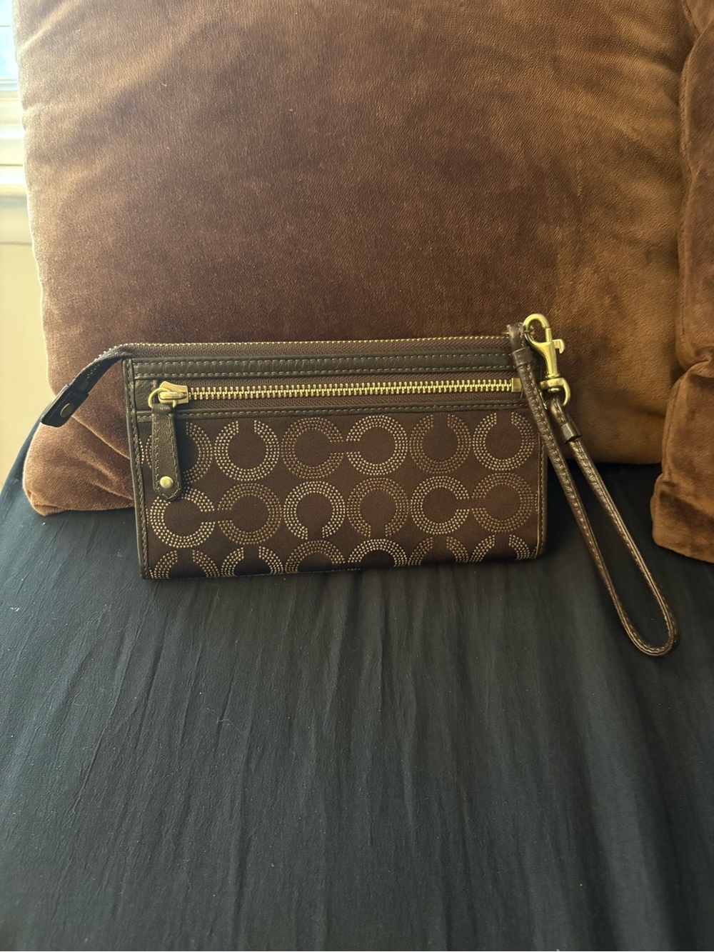 Vintage Coach brown wristlet/wallet - Picture 2 of 6